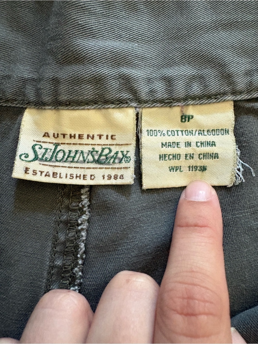 St John’s Bay Olive cargo shorts - Picture 3 of 3